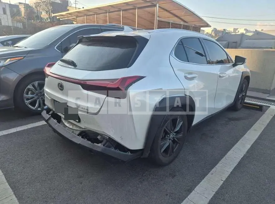 Photo 2 of 10: 2024 Lexus UX300h 2WD — Korean insurance auction