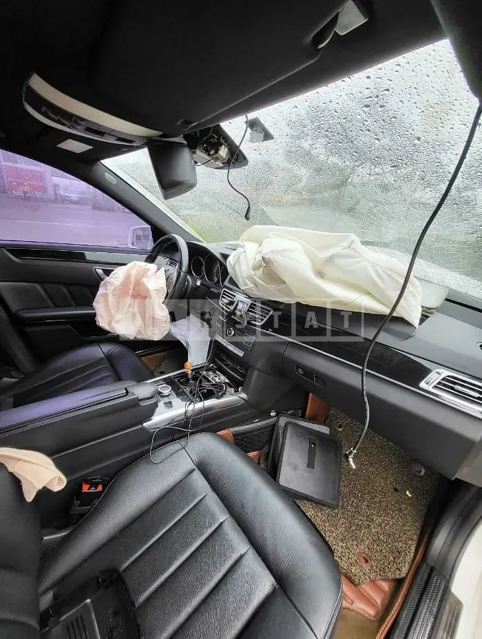 Photo 3 of 3: 2015 Mercedes-Benz E220 CDI, VIN WDDHF0CB5GB212430 — Korean insurance auction