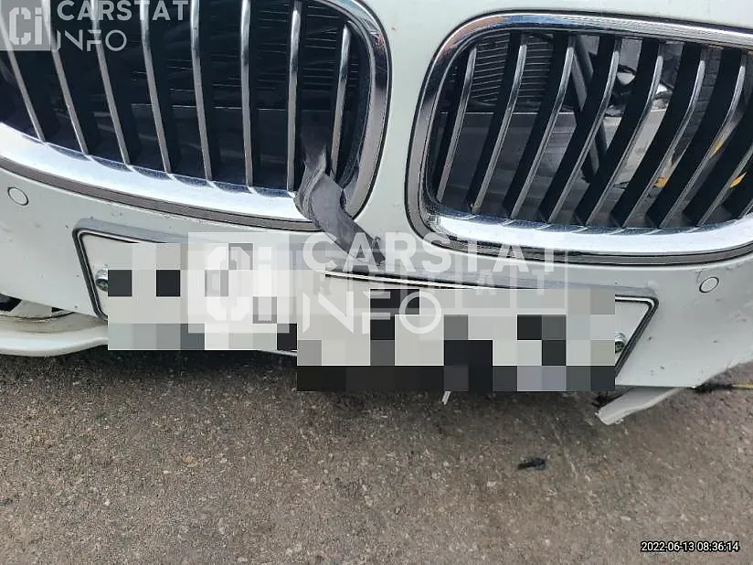 Photo 2 of 7: 2015 BMW 528i xDrive, VIN WBA5A7102FD817253 — Korean insurance auction