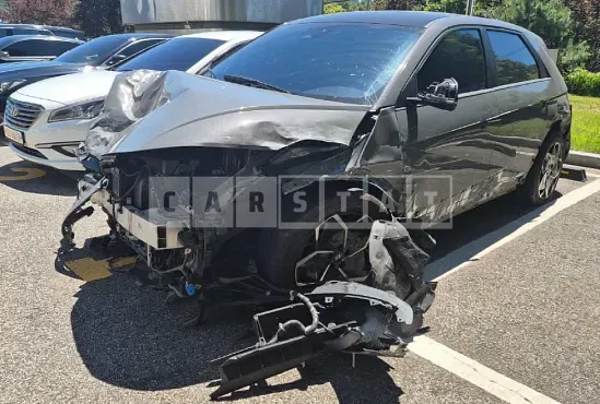 Photo 2 of 9: 2022 Hyundai IONIQ 5 — Korean insurance auction