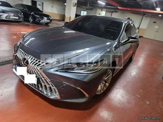 Photo 2 of 50: 2026 Lexus ES300h — Korean insurance auction