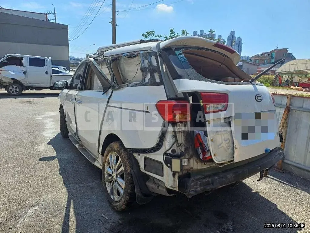 Photo 2 of 11: 2017 Kia Carnival Limousine — Korean insurance auction