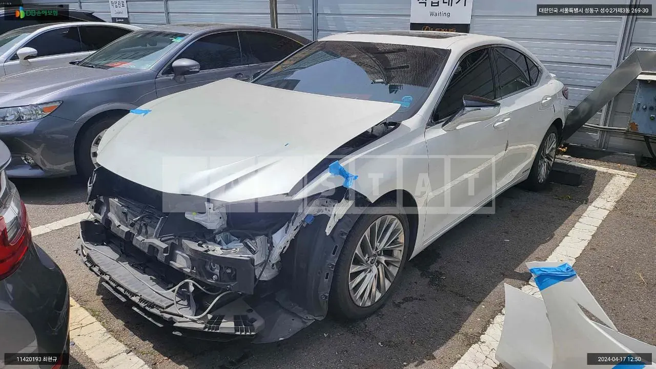Photo 2 of 12: 2019 Lexus ES300h, VIN JTHB21B13K2022059 — Korean insurance auction