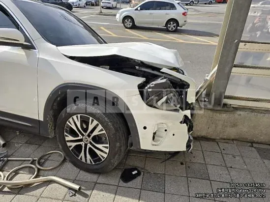 Photo 2 of 30: 2024 Mercedes-Benz GLB200d — Korean insurance auction