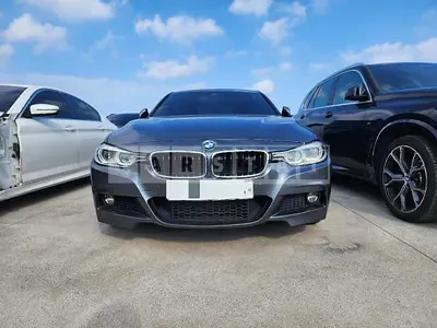 Photo 1 of 17: 2017 BMW 320i — Korean insurance auction
