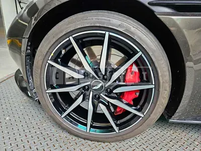 2019 (Parts) Aston Martin DB11 V8 Coupe Wheels