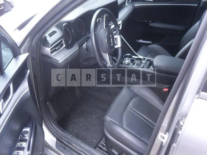 Photo 2 of 18: 2021 Kia K5 — Korean insurance auction