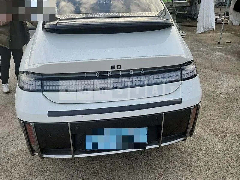Photo 2 of 8: 2022 Hyundai IONIQ 6, VIN KMHM241AFPA006416 — Korean insurance auction