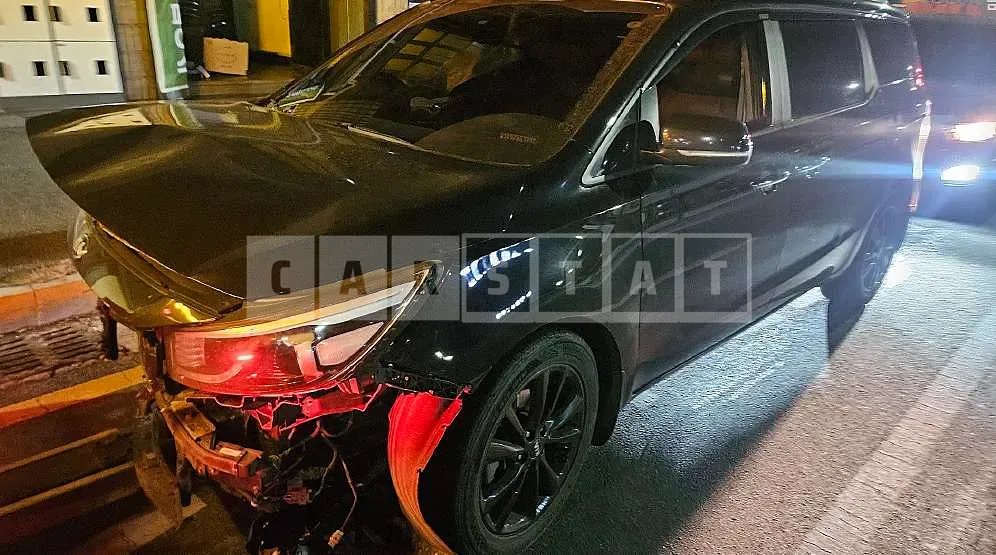 Photo 2 of 6: 2015 Kia Carnivals — Korean insurance auction