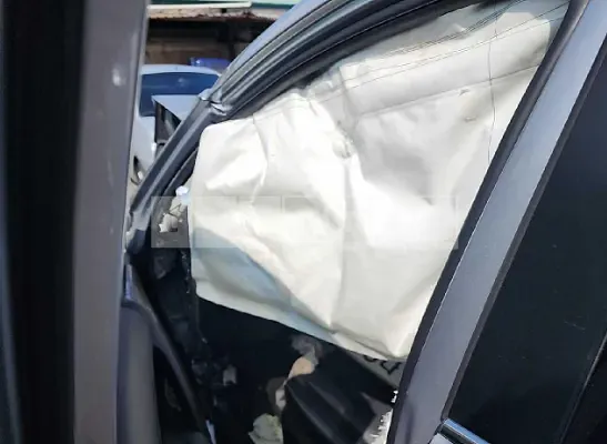 Photo 2 of 8: 2018 Toyota RAV4 Hybrid, VIN JTMDJREV1JD228946 — Korean insurance auction