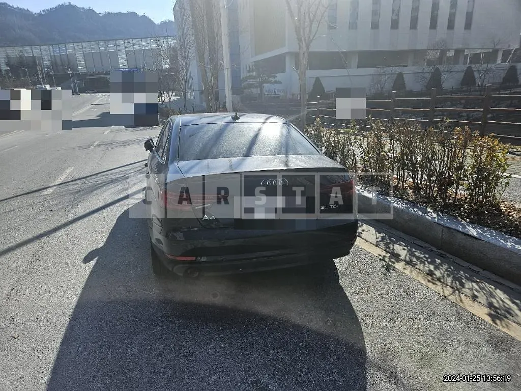 Photo 2 of 12: 2018 Audi A4 30 TDI, VIN WAUZZZF45JA172612 — Korean insurance auction