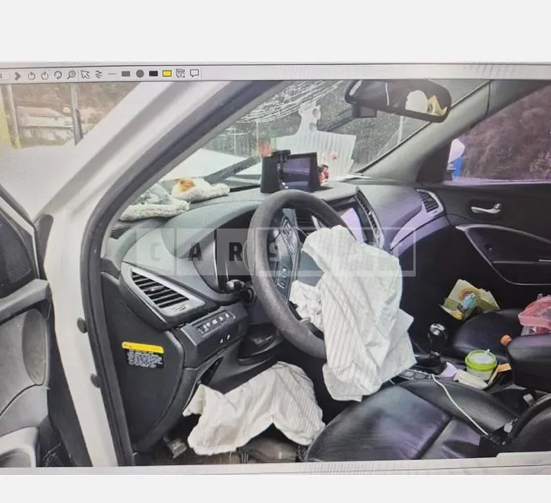 Photo 2 of 4: 2016 Hyundai Santa Fe DM — Korean insurance auction