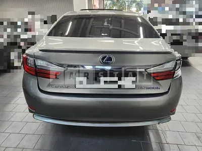 Photo 1 of 15: 2018 Lexus ES300h, VIN JTHBW1GG3J2175895 — Korean insurance auction