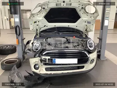 Photo 1 of 24: 2020 MINI Cooper (5DOOR), VIN WMWXV7106L2N26436 — Korean insurance auction
