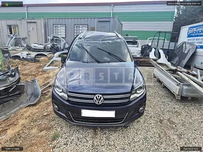Photo 1 of 14: 2015 Volkswagen Tiguan 2.0 TDI Blue Motion, VIN WVGZZZ5NZFW566619 — Korean insurance auction