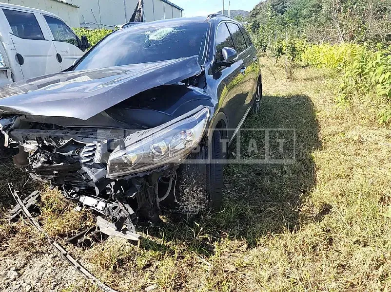Photo 2 of 18: 2018 Kia Sorento, VIN KNAPS81ABJA463579 — Korean insurance auction