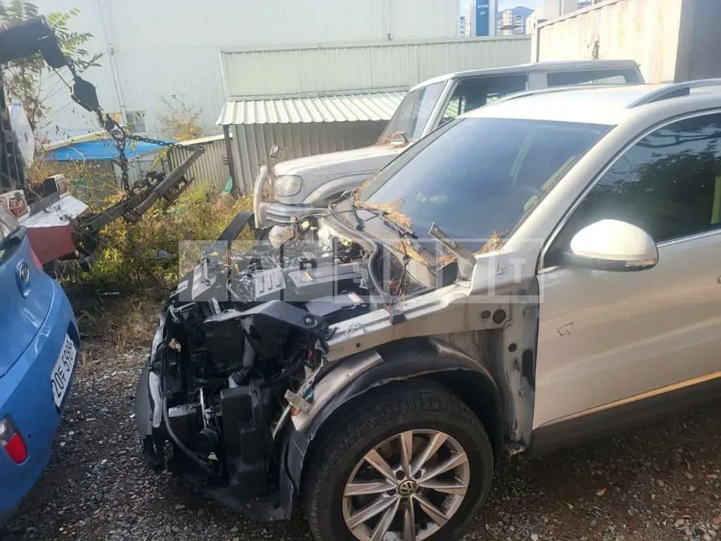 Photo 2 of 8: 2016 Volkswagen Tiguan 2.0 TDI BMT, VIN WVGZZZ5NZGW535980 — Korean insurance auction