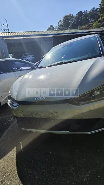 Photo 1 of 10: 2022 Kia EV6 — Korean insurance auction