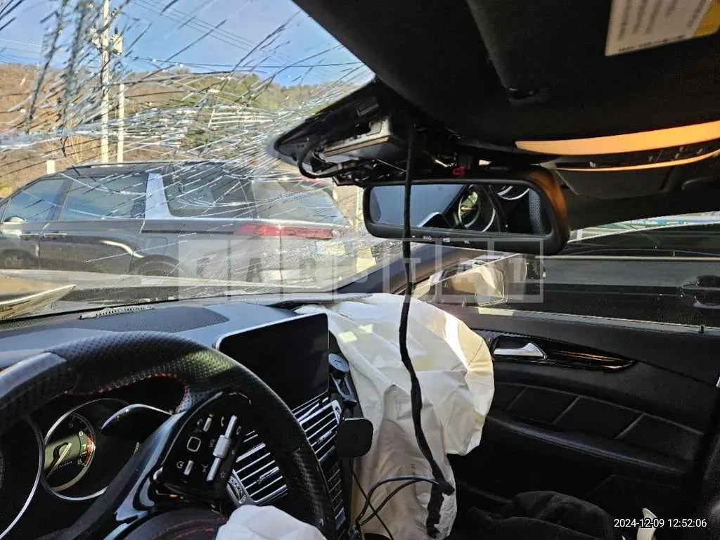 Photo 2 of 37: 2016 Mercedes-Benz CLS 63 AMG 4Matic — Korean insurance auction