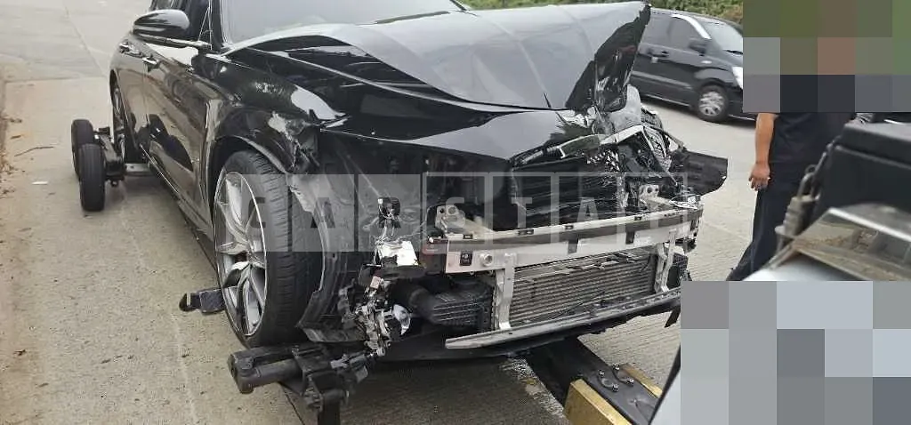 Photo 2 of 8: 2017 Genesis G70 — Korean insurance auction