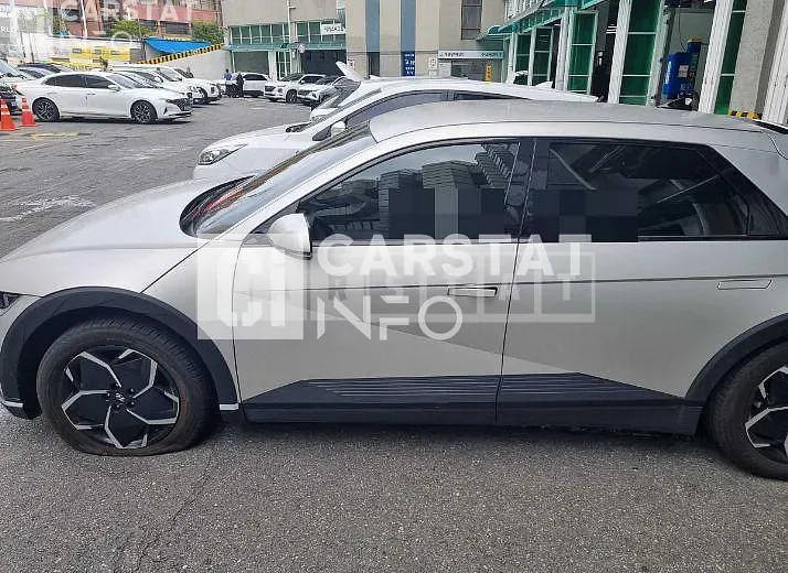 Photo 2 of 12: 2021 Hyundai Ionic 5 — Korean insurance auction