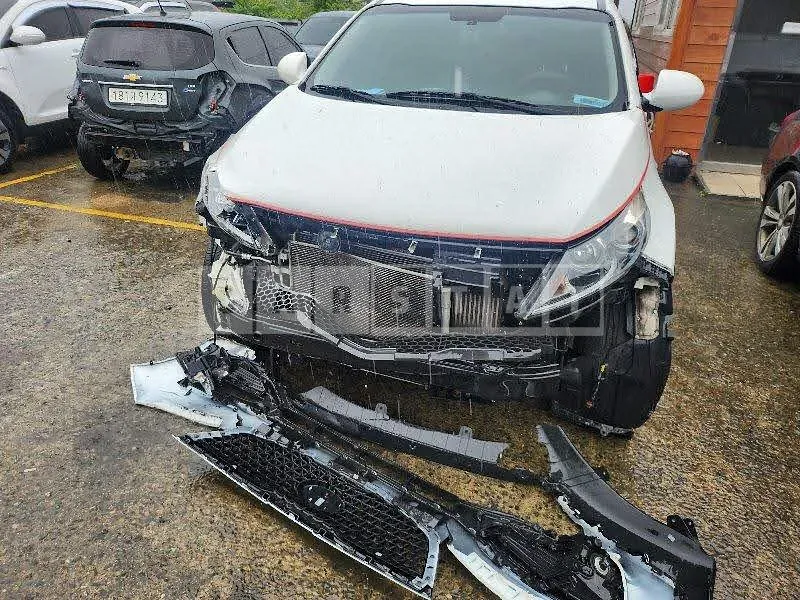 Photo 2 of 13: 2015 Kia Sportage, VIN KNAPB813BGK846714 — Korean insurance auction