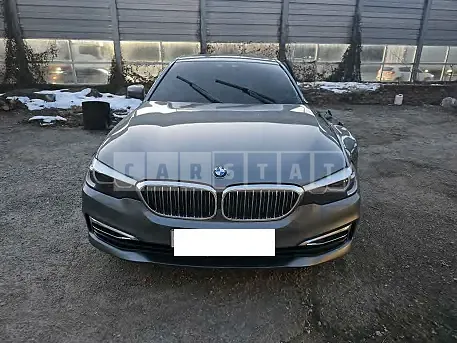 Photo 2 of 37: 2019 BMW 520i Luxury — Korean insurance auction