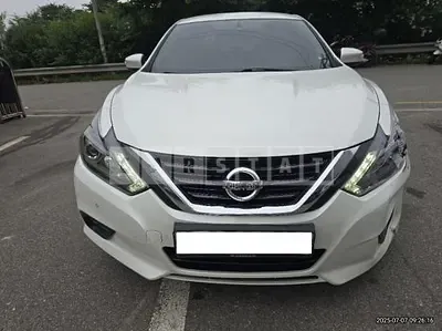 Photo 1 of 30: 2017 Nissan Altima 2.5 — Korean insurance auction