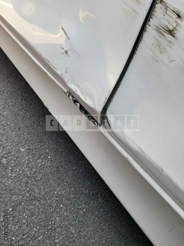 Photo 2 of 13: 2018 BMW 320i, VIN WBA8A910XJAH11042 — Korean insurance auction