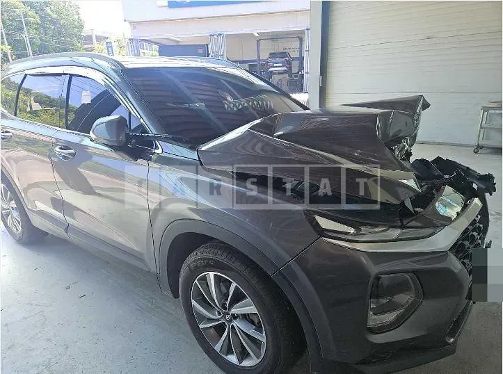 Photo 2 of 9: 2019 Hyundai Santa Fe TM 2.0 — Korean insurance auction