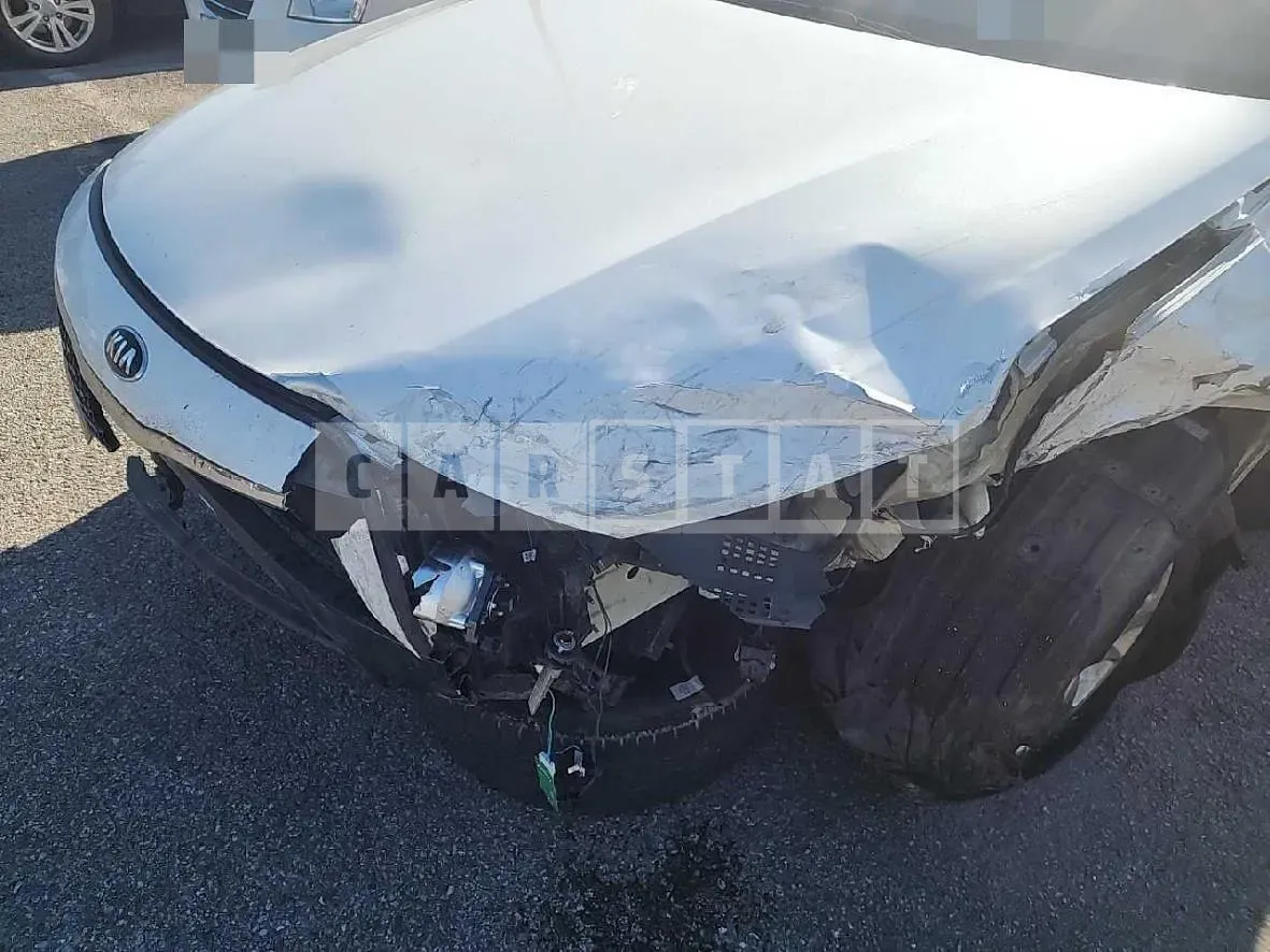 Photo 2 of 18: 2015 Kia K5 LPG, VIN KNAGS416BGA014645 — Korean insurance auction