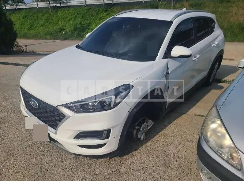 Photo 2 of 20: 2019 Hyundai Tucson, VIN KMHJ381ABKU923454 — Korean insurance auction