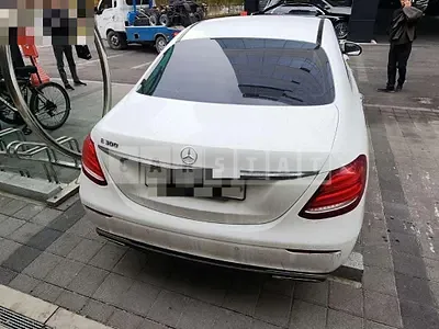 Photo 1 of 23: 2018 Mercedes-Benz E300 — Korean insurance auction