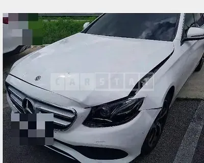 Photo 1 of 14: 2017 Mercedes-Benz E220 d 4Matic — Korean insurance auction