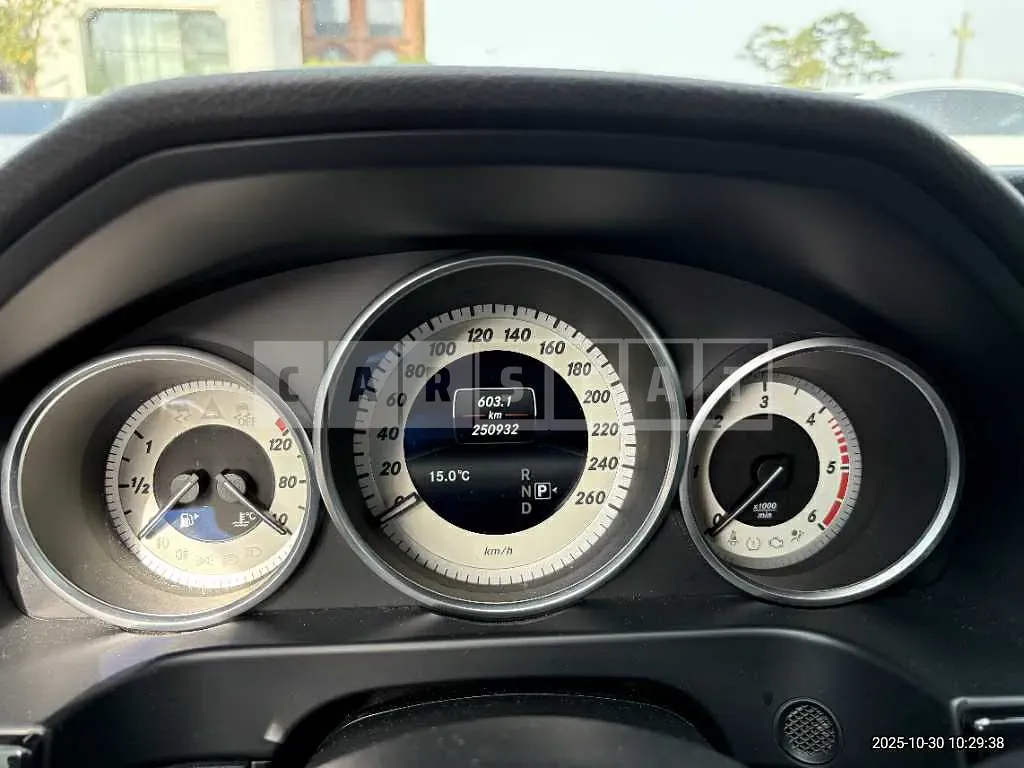 Photo 2 of 15: 2015 Mercedes-Benz E250 BlueTec 4Matic — Korean insurance auction