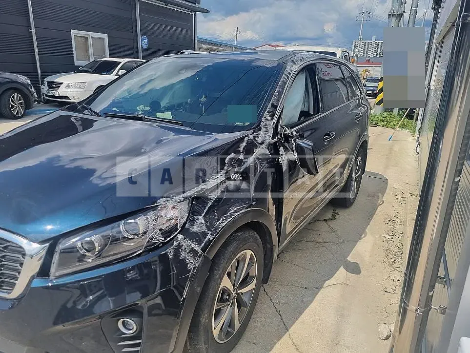 Photo 2 of 10: 2019 Kia Sorento 2.0 — Korean insurance auction