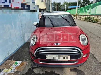 2016 MINI COOPER D FIVE-DOOR