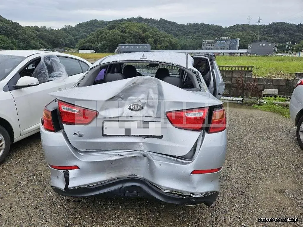 Photo 2 of 9: 2015 Kia K5 LPG — Korean insurance auction
