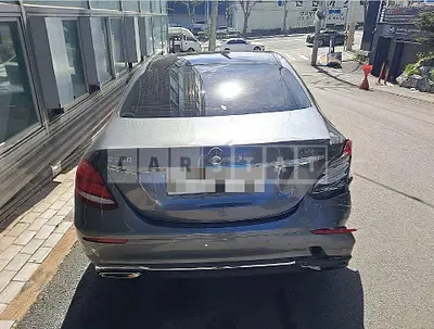 Photo 1 of 5: 2017 Mercedes-Benz E300 — Korean insurance auction