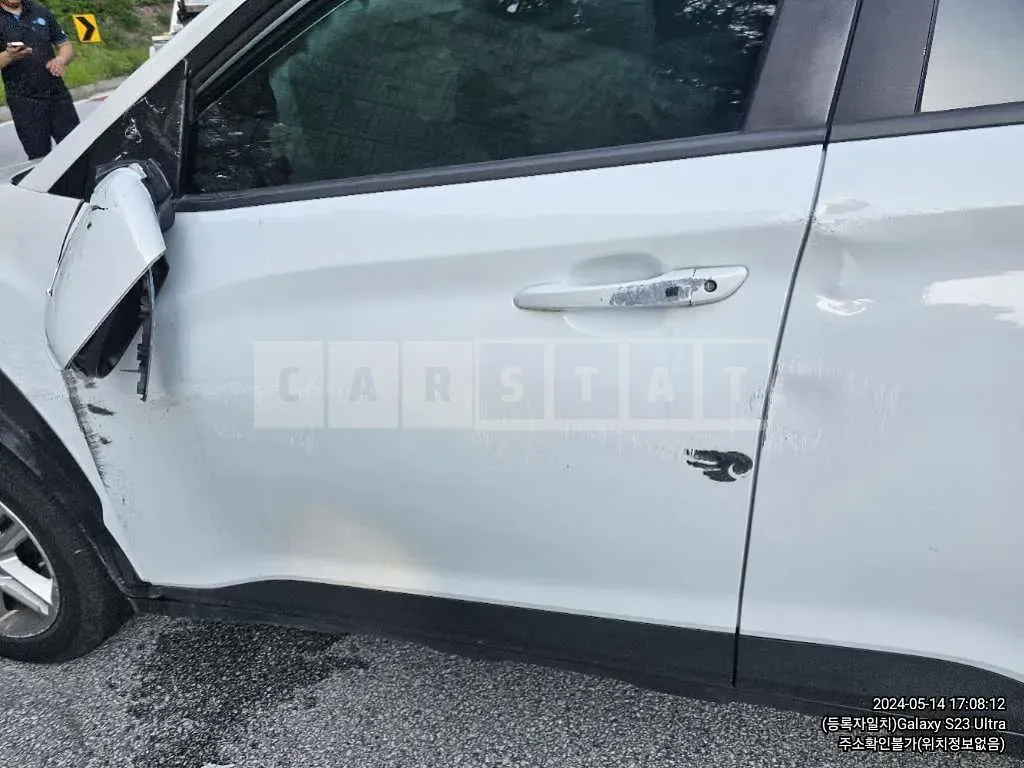 Photo 2 of 30: 2018 Hyundai Kona — Korean insurance auction