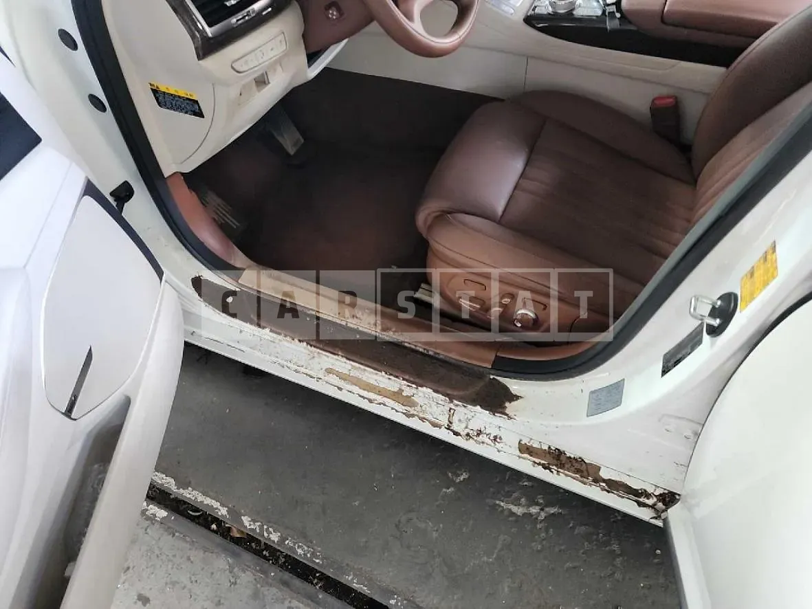 Photo 2 of 24: 2020 Genesis G90 3.8 — Korean insurance auction