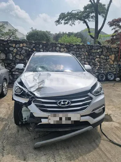 Photo 1 of 7: 2017 Hyundai Santa Fe DM 2.0 (4WD) — Korean insurance auction