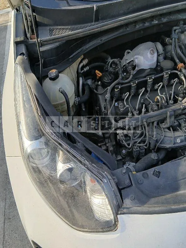 Photo 2 of 17: 2016 Kia Sportage — Korean insurance auction