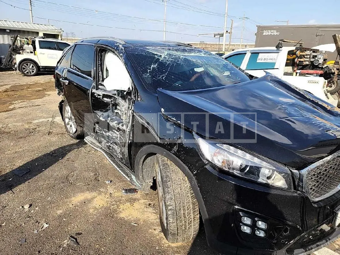 Photo 2 of 20: 2015 Kia Sorento 2.2, VIN KNAPH81BBGA150265 — Korean insurance auction