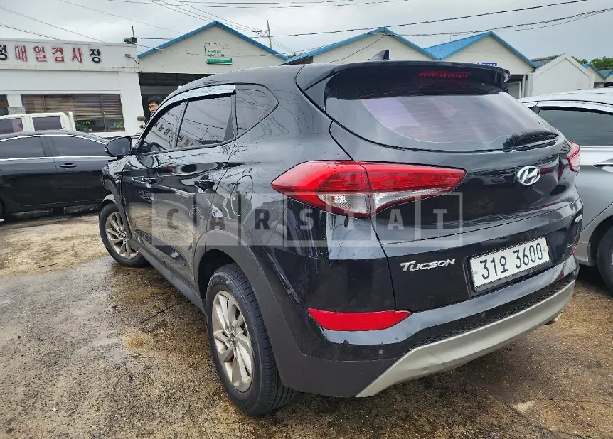 Photo 2 of 9: 2016 Hyundai Tucson, VIN KMHJ381ABGU005765 — Korean insurance auction