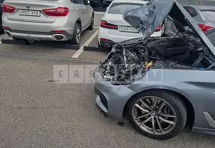 Photo 2 of 9: 2018 BMW 530i xDrive, VIN WBAJD9103JG971799 — Korean insurance auction