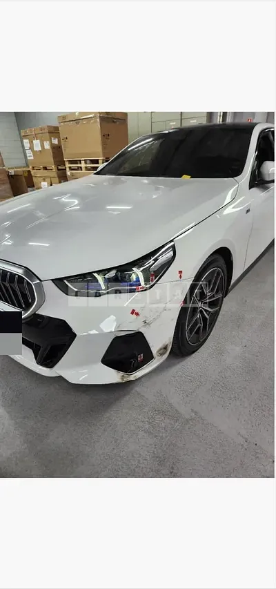 Photo 1 of 4: 2024 BMW (parts) 520i Front Bumper, Headlamp — Korean insurance auction