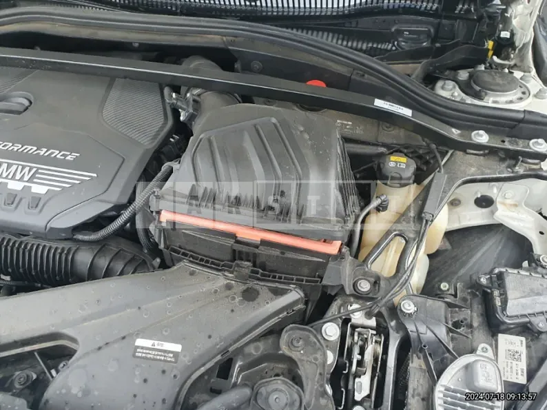 Photo 2 of 4: 2022 BMW M135i xDrive — Korean insurance auction