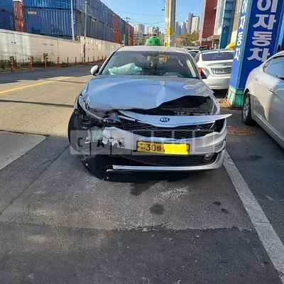 Photo 1 of 11: 2017 Kia K5, VIN KNAGU416BJA200874 — Korean insurance auction