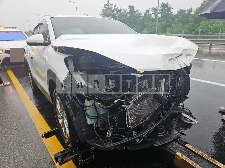 Photo 2 of 8: 2016 Hyundai Tucson TL 1.7 — Korean insurance auction